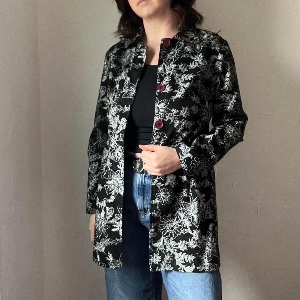 Black and White Floral Jacket Womens Size M Burgundy Button Down Boho‎ 90s Style
